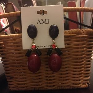⭐️NWT⭐️ AMI Dangling Earrings